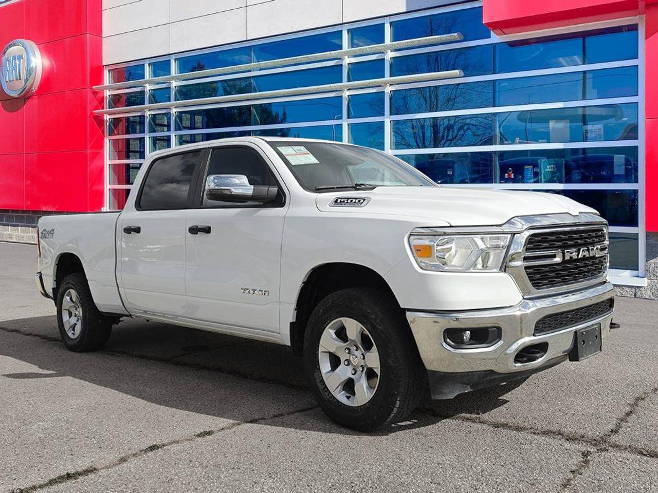 2023 RAM 1500 Big Horn | Clean CarFax | Very Low KMS | Ontario Vehicle | Fully Certified | Apple CarPlay | Photo