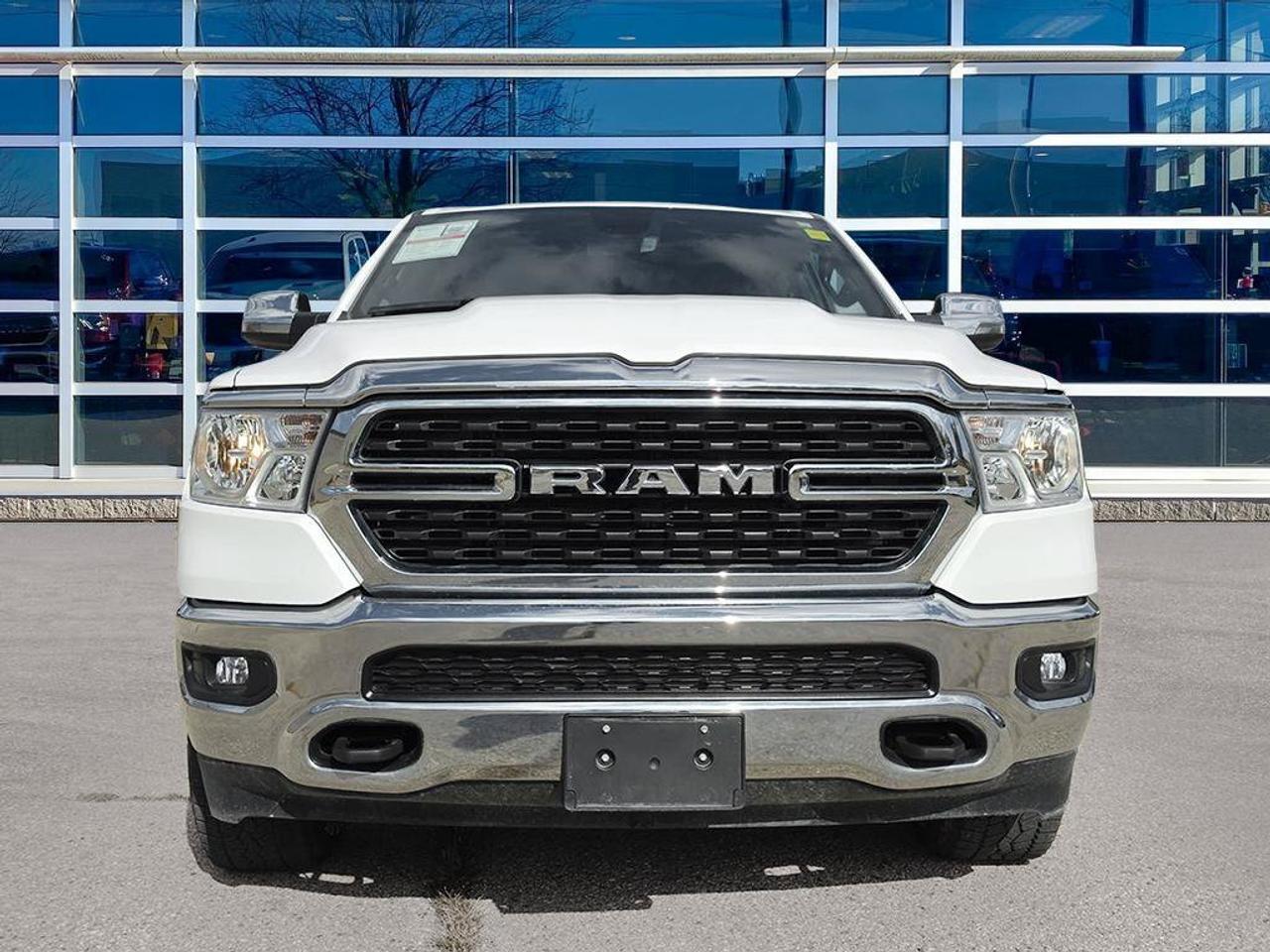 2023 RAM 1500 Big Horn | Clean CarFax | Very Low KMS | Ontario Vehicle | Fully Certified | Apple CarPlay | Photo