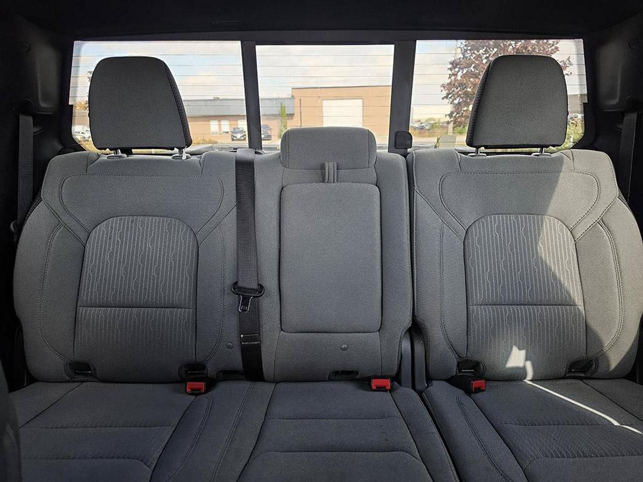 2023 RAM 1500 Big Horn | Clean CarFax | Very Low KMS | Ontario Vehicle | Fully Certified | Apple CarPlay | Photo