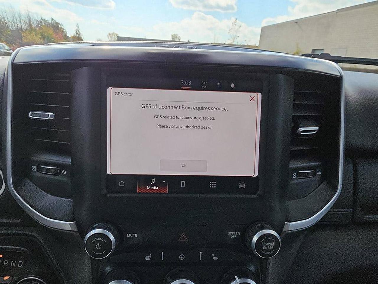 2023 RAM 1500 Big Horn | Clean CarFax | Very Low KMS | Ontario Vehicle | Fully Certified | Apple CarPlay | Photo