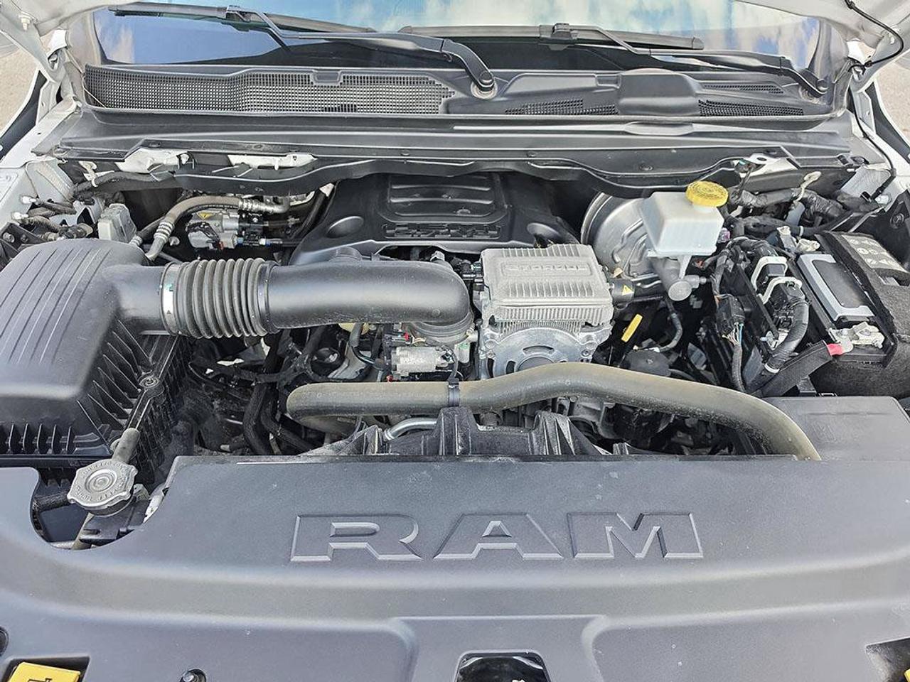 2023 RAM 1500 Big Horn | Clean CarFax | Very Low KMS | Ontario Vehicle | Fully Certified | Apple CarPlay | Photo