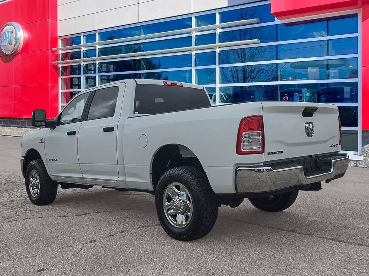 2024 RAM 3500 Big Horn | Clean CarFax | Ontario Vehicle | Low KMS | Fully Certified | New Rear Tires | CarPlay | Photo
