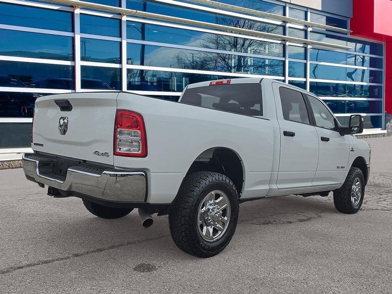 2024 RAM 3500 Big Horn | Clean CarFax | Ontario Vehicle | Low KMS | Fully Certified | New Rear Tires | CarPlay | Photo4