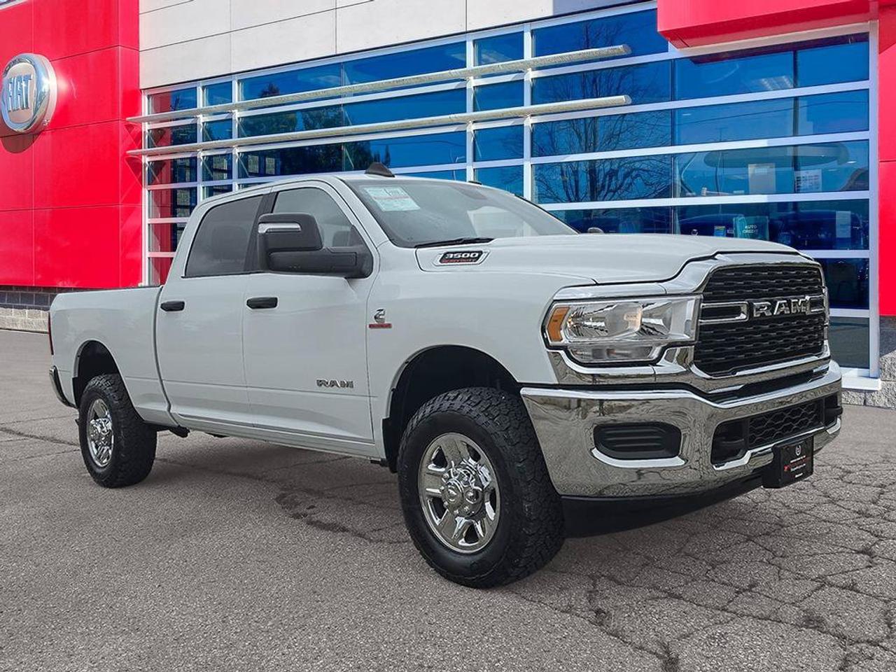 2024 RAM 3500 Big Horn | Clean CarFax | Ontario Vehicle | Low KMS | Fully Certified | New Rear Tires | CarPlay | Photo