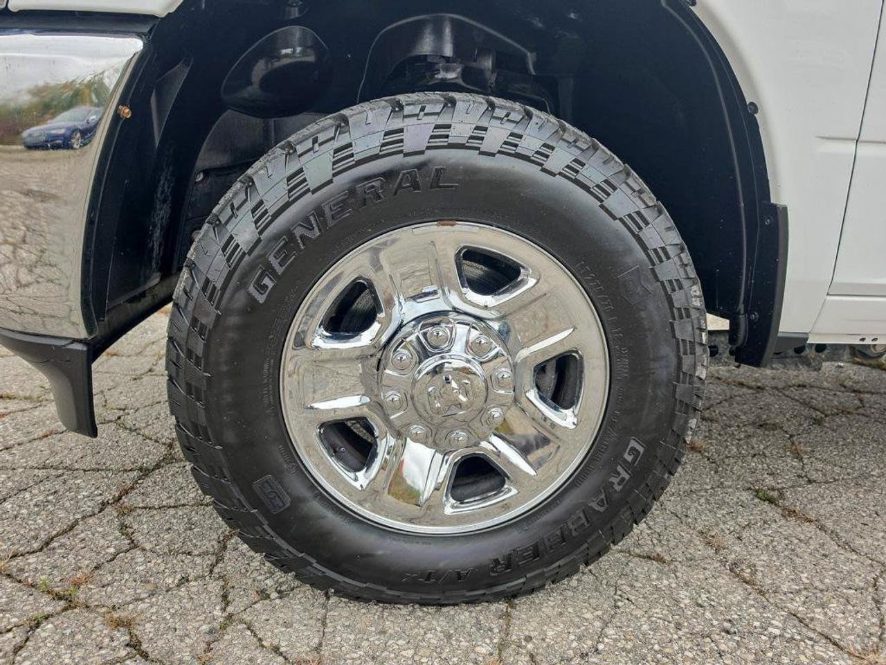 2024 RAM 3500 Big Horn | Clean CarFax | Ontario Vehicle | Low KMS | Fully Certified | New Rear Tires | CarPlay | Photo