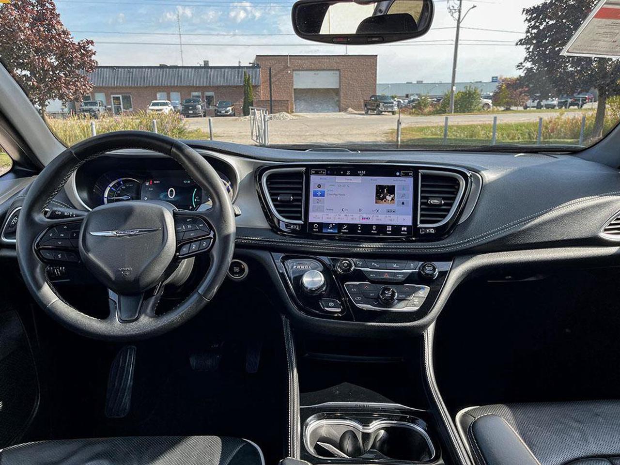 2024 Chrysler Pacifica Hybrid Premium S Appearance | One Owner | Clean CarFax Report | Fully Certified | Ontario Vehicle | Photo
