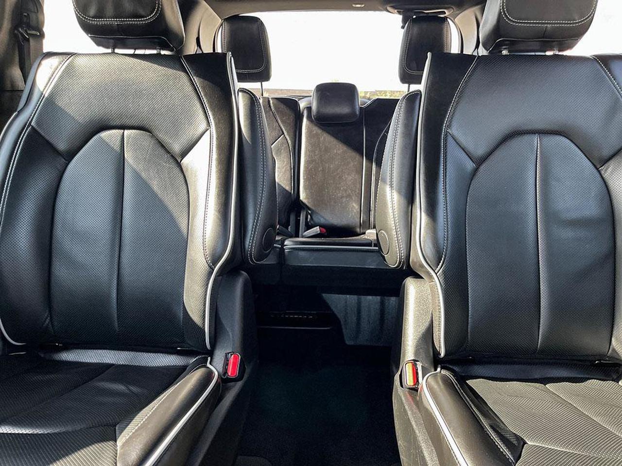 2024 Chrysler Pacifica Hybrid Premium S Appearance | One Owner | Clean CarFax Report | Fully Certified | Ontario Vehicle | Photo
