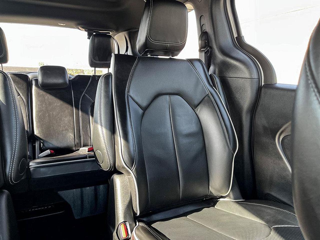 2024 Chrysler Pacifica Hybrid Premium S Appearance | One Owner | Clean CarFax Report | Fully Certified | Ontario Vehicle | Photo