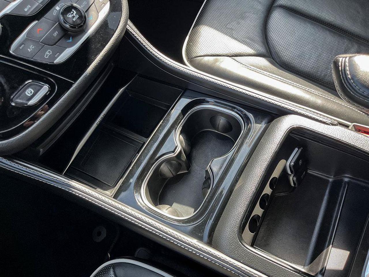 2024 Chrysler Pacifica Hybrid Premium S Appearance | One Owner | Clean CarFax Report | Fully Certified | Ontario Vehicle | Photo