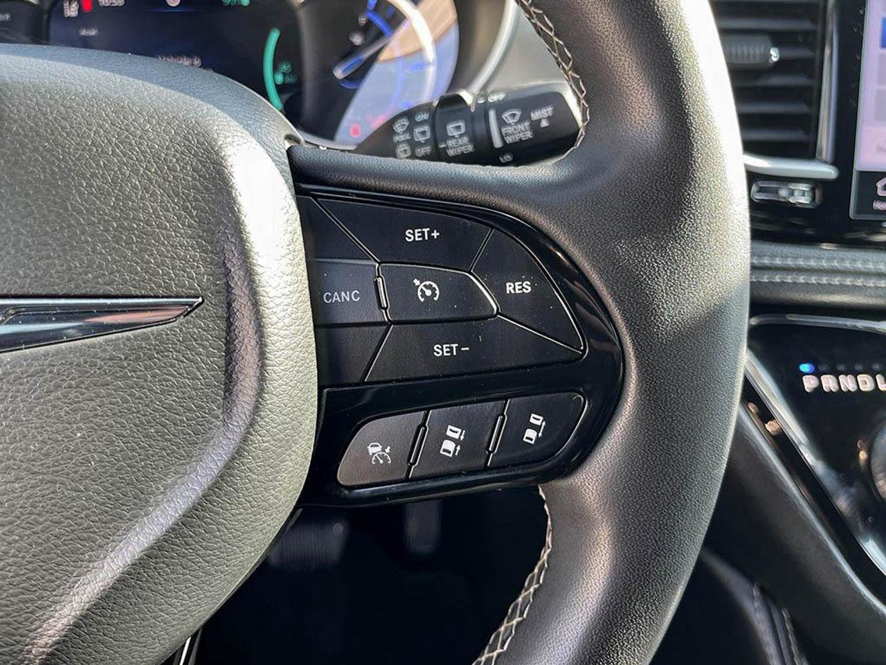2024 Chrysler Pacifica Hybrid Premium S Appearance | One Owner | Clean CarFax Report | Fully Certified | Ontario Vehicle | Photo
