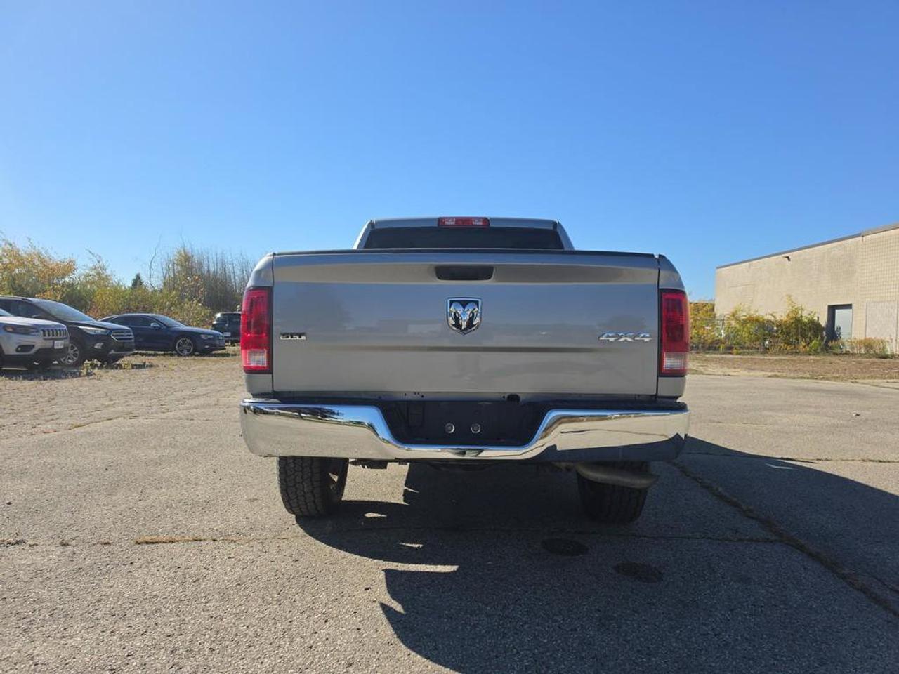 2023 RAM 1500 Classic SLT | New Tires | New Brakes | Clean CarFax Report | Fully Certified | Ontario Vehicle | CarPlay | Photo