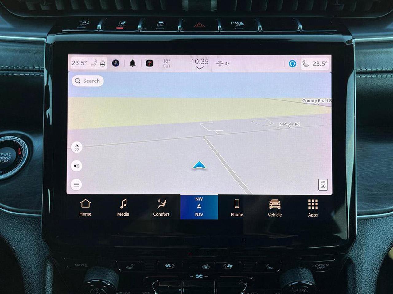 2023 Jeep Grand Cherokee Overland | Clean Carfax Report | Low KMS | New Rear Brakes | Fully Certified | Ontario Vehicle | Photo