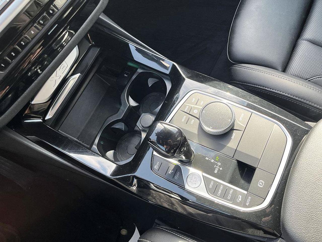 2022 BMW X3 xDrive30i | Clean Carfax Report | Low KMS | Fully Certified | Newer Tires | Great Shape | Photo
