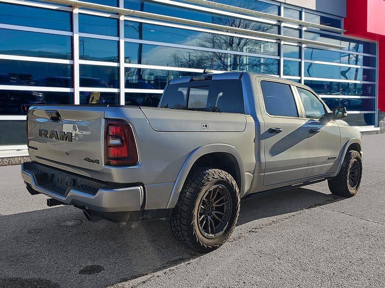 2025 RAM 1500 Laramie | Clean CarFax | Ontario Vehicle | Tech Group | Advanced Safety Group II | Laramie Level 2 | Photo