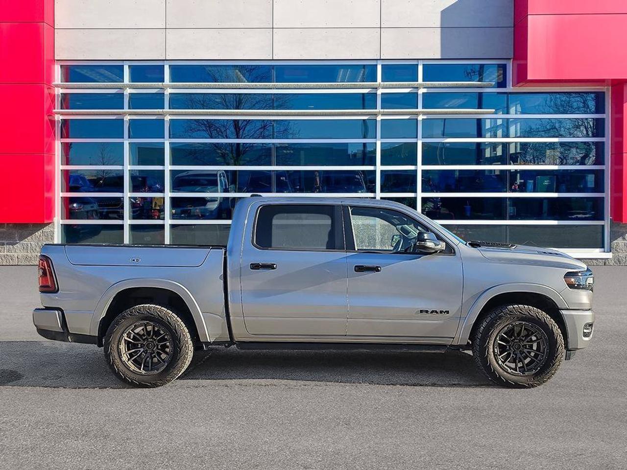 2025 RAM 1500 Laramie | Clean CarFax | Ontario Vehicle | Tech Group | Advanced Safety Group II | Laramie Level 2 | Photo