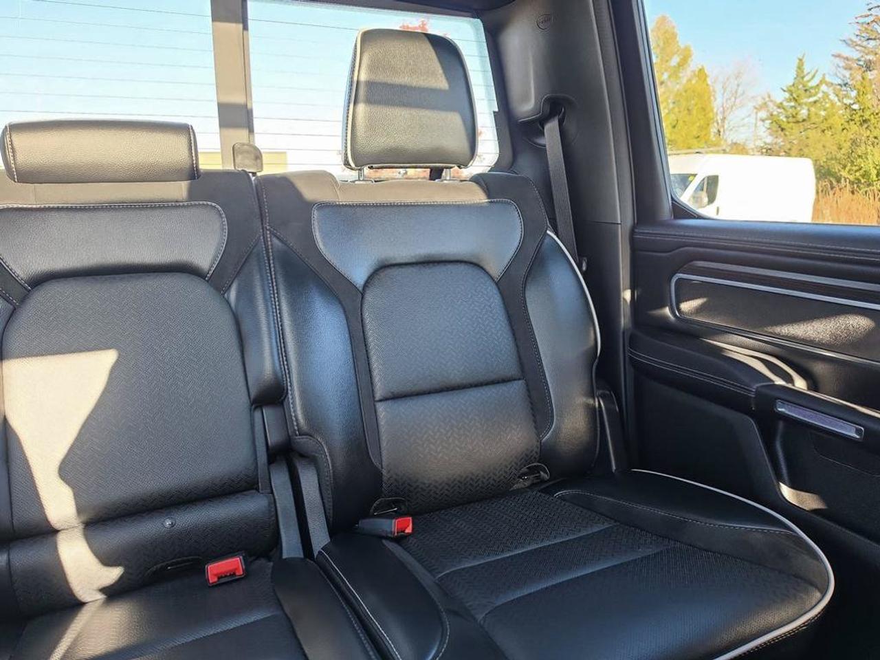 2025 RAM 1500 Laramie | Clean CarFax | Ontario Vehicle | Tech Group | Advanced Safety Group II | Laramie Level 2 | Photo