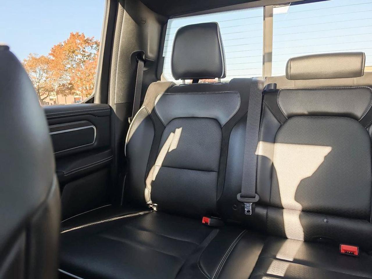 2025 RAM 1500 Laramie | Clean CarFax | Ontario Vehicle | Tech Group | Advanced Safety Group II | Laramie Level 2 | Photo