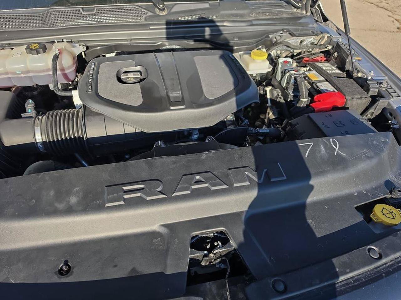 2025 RAM 1500 Laramie | Clean CarFax | Ontario Vehicle | Tech Group | Advanced Safety Group II | Laramie Level 2 | Photo