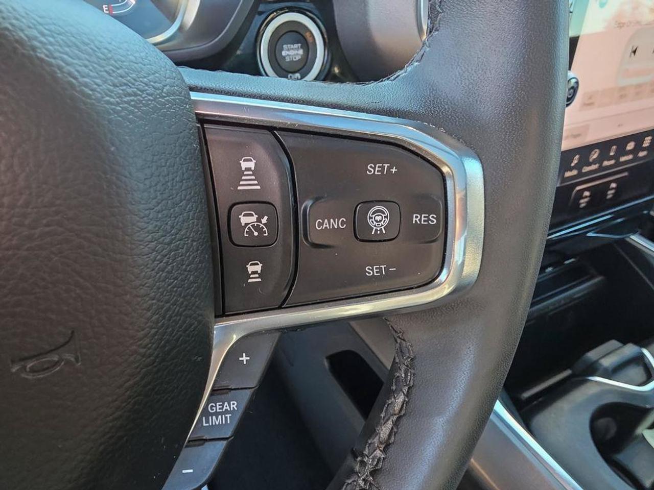 2025 RAM 1500 Laramie | Clean CarFax | Ontario Vehicle | Tech Group | Advanced Safety Group II | Laramie Level 2 | Photo