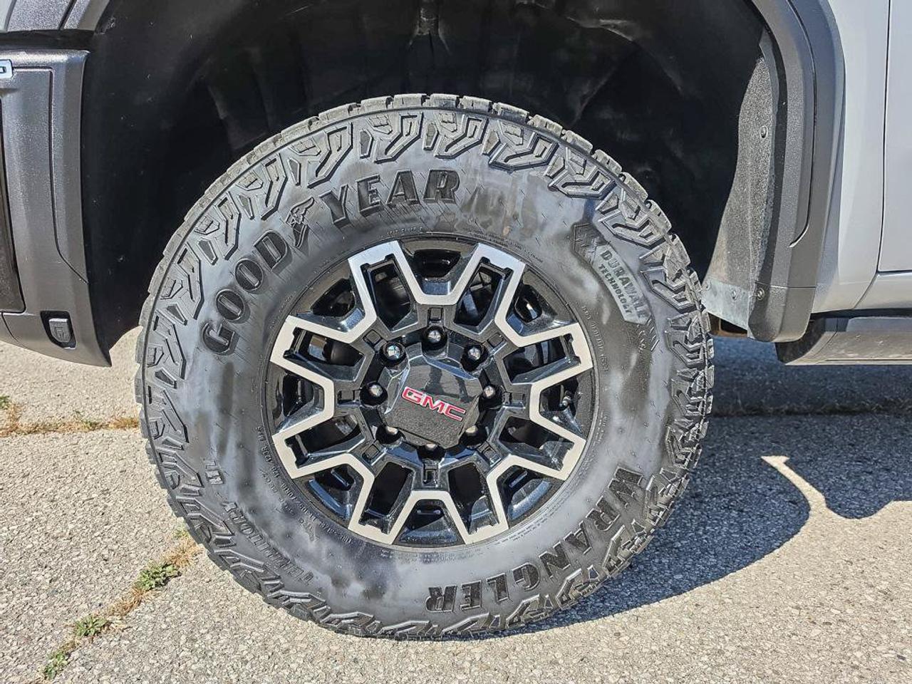 2025 GMC SIERRA 2500HD AT4X | One Owner | Clean CarFax | Dealer Service | Mint Condition | Ontario Vehicle | Great Value | Photo