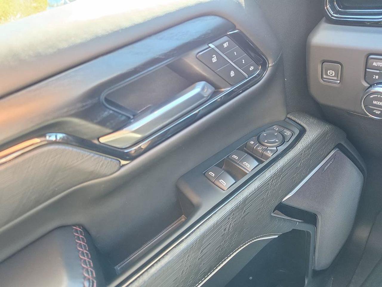 2025 GMC SIERRA 2500HD AT4X | One Owner | Clean CarFax | Dealer Service | Mint Condition | Ontario Vehicle | Great Value | Photo