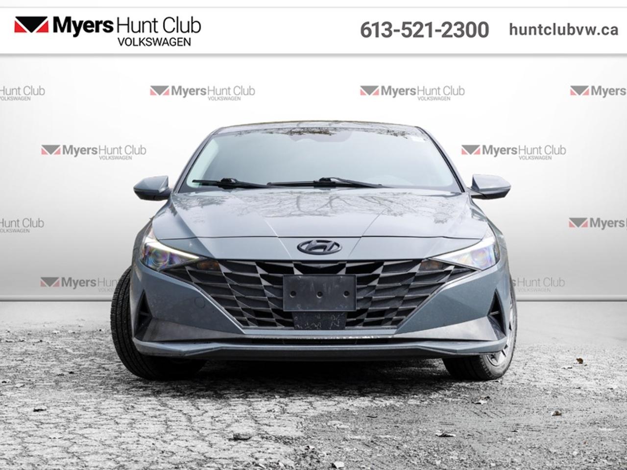 2023 Hyundai Elantra Luxury w/Two-Tone Photo