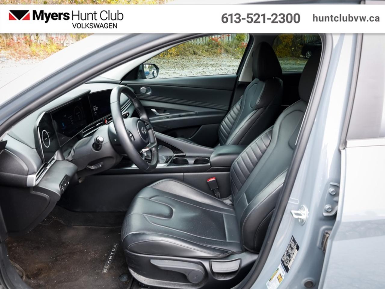 2023 Hyundai Elantra Luxury w/Two-Tone Photo