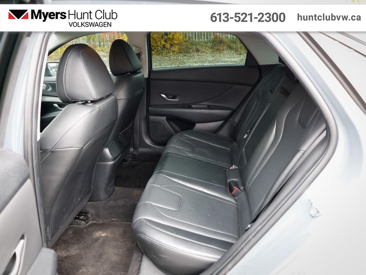 2023 Hyundai Elantra Luxury w/Two-Tone Photo