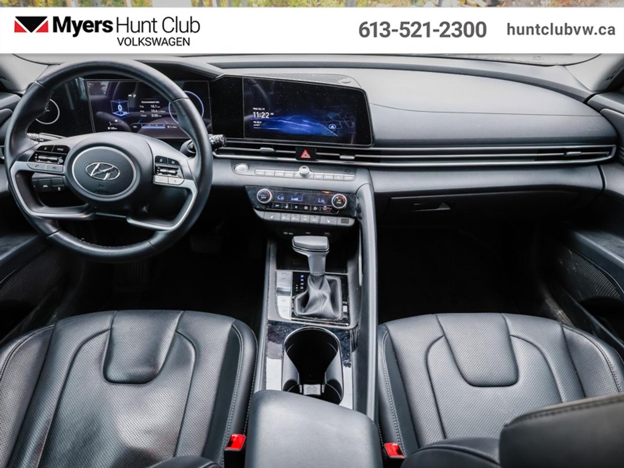 2023 Hyundai Elantra Luxury w/Two-Tone Photo