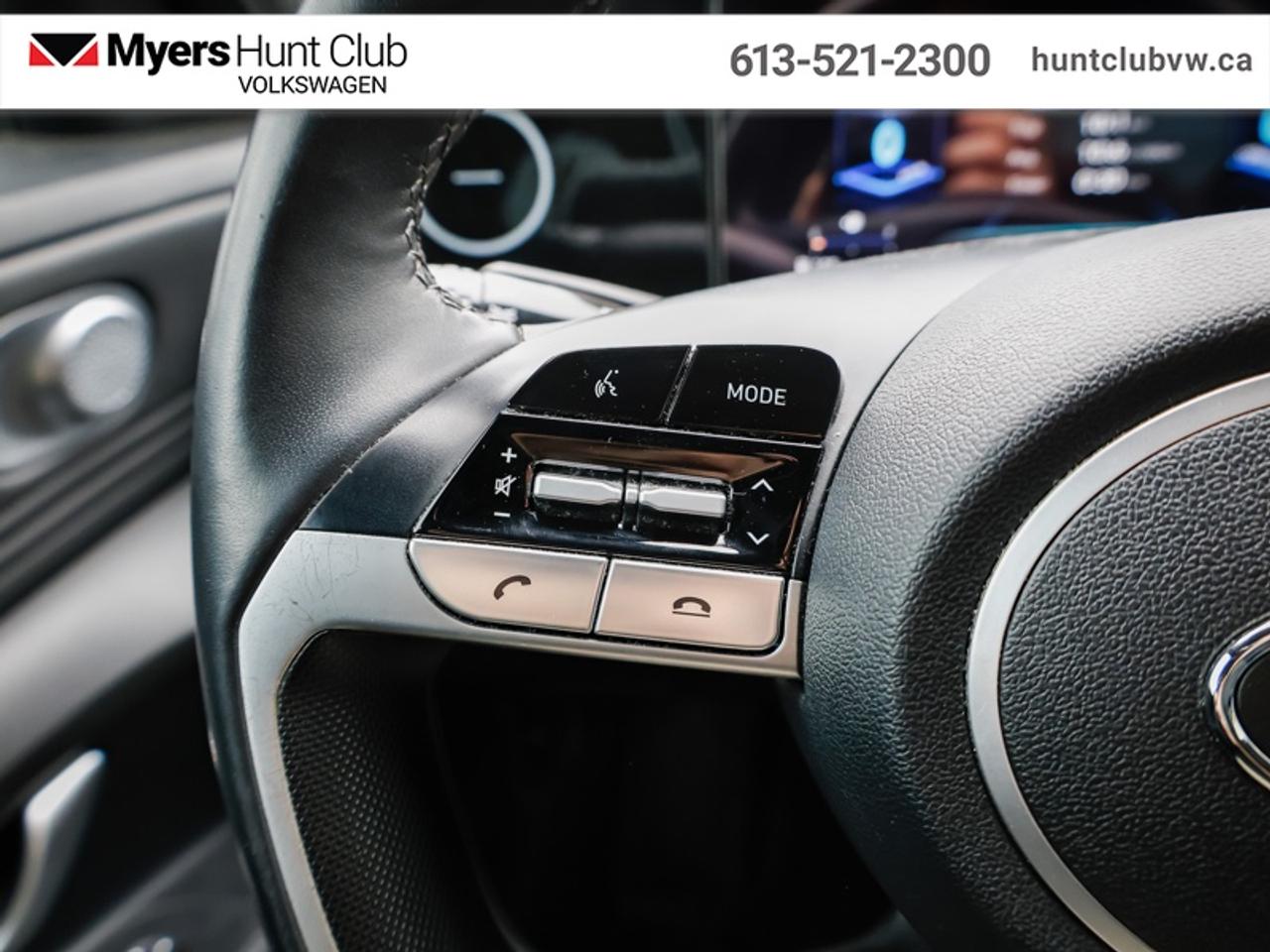 2023 Hyundai Elantra Luxury w/Two-Tone Photo