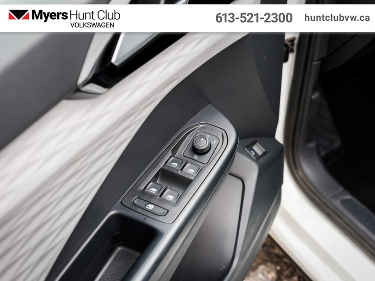 2023 Volkswagen Taos Trendline Photo