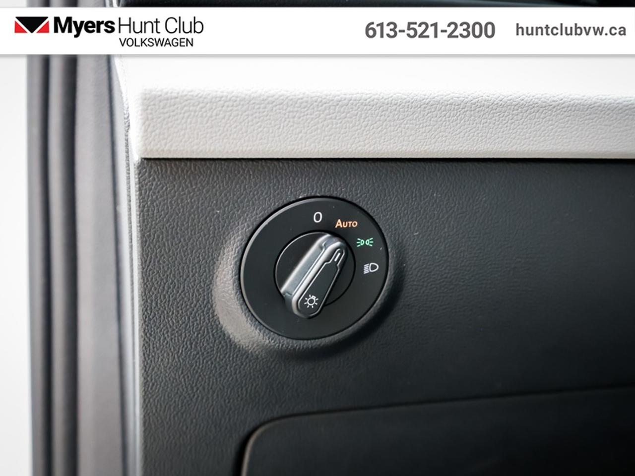 2023 Volkswagen Taos Trendline Photo