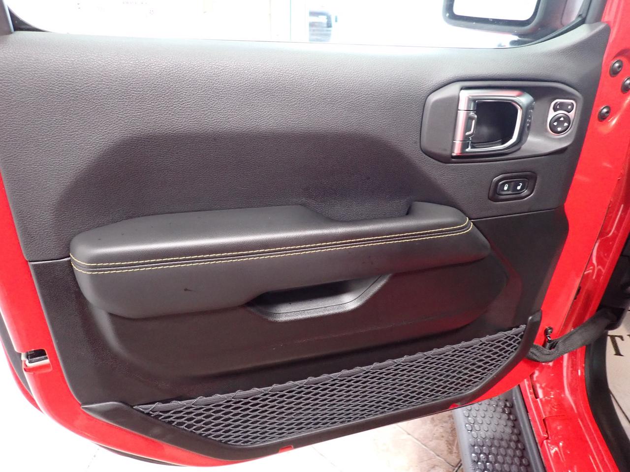2026 Jeep Wrangler Sahara 4DR 4X4 LEATHER NAVI Photo