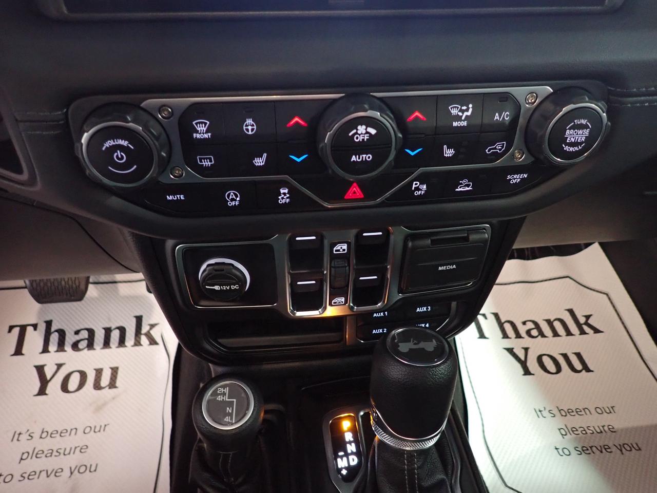 2026 Jeep Wrangler Sahara 4DR 4X4 LEATHER NAVI Photo