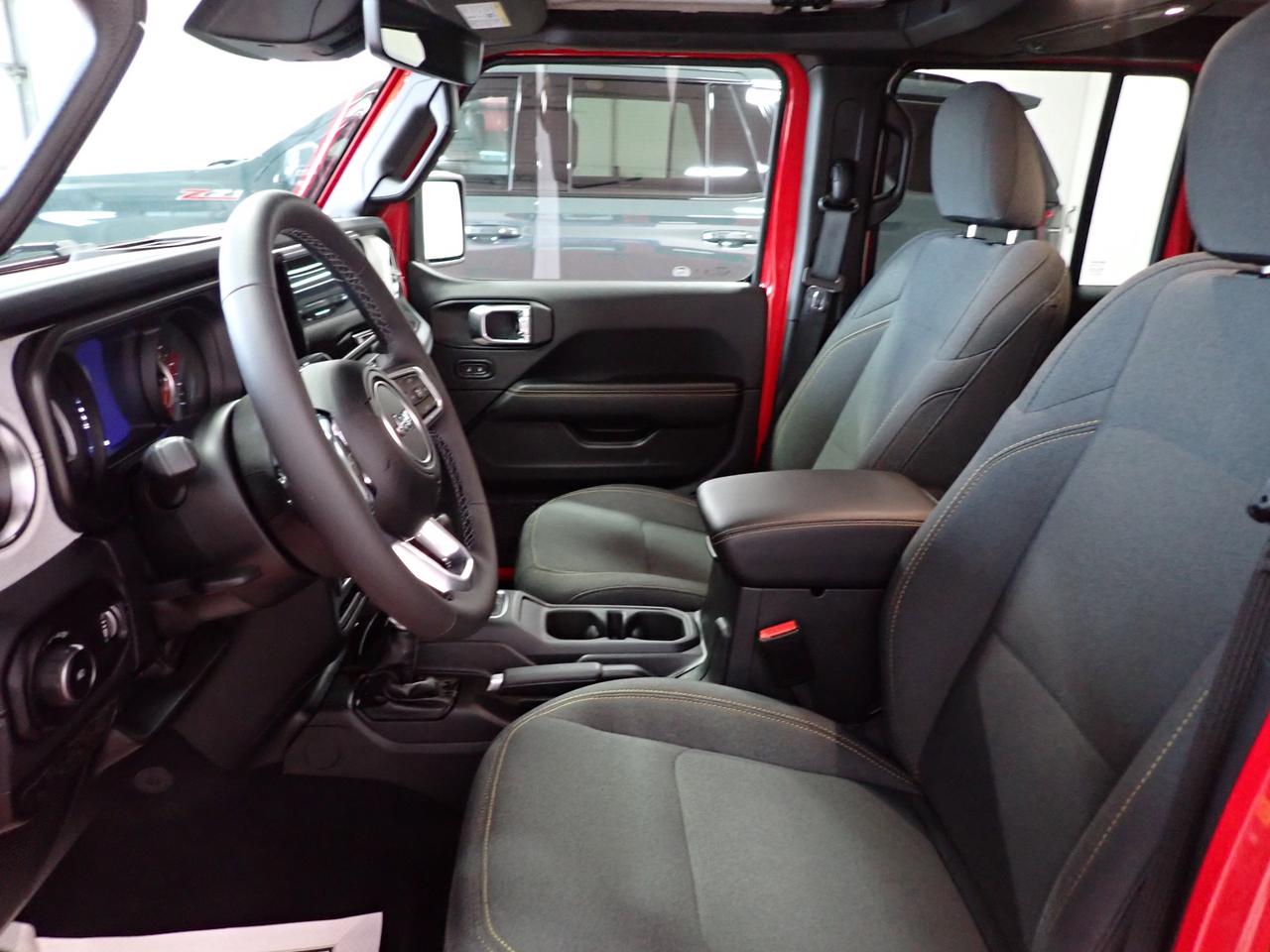 2026 Jeep Wrangler Sahara 4DR 4X4 LEATHER NAVI Photo