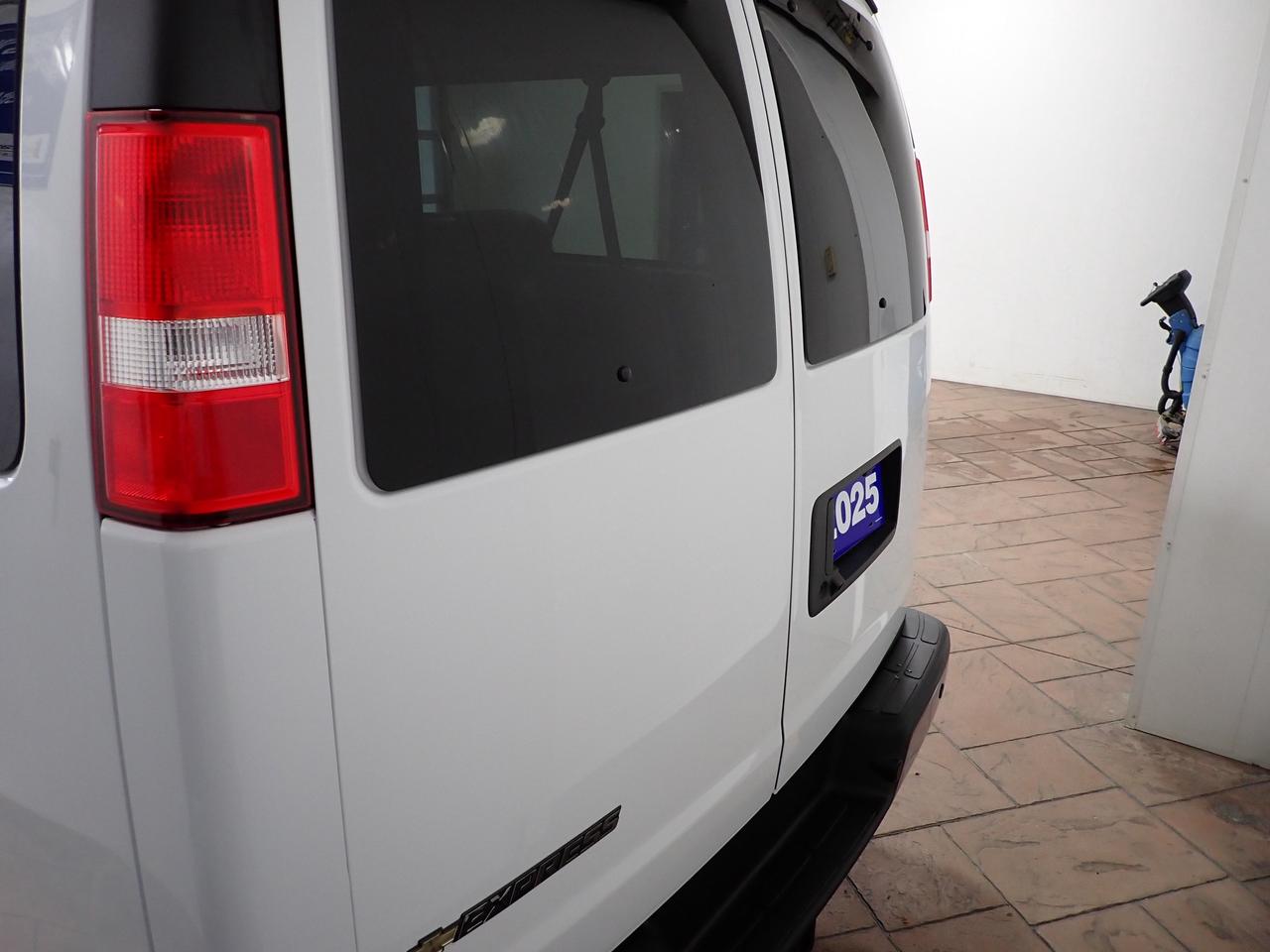 2025 Chevrolet Express Passenger LS RWD 3500 12 PASS Photo