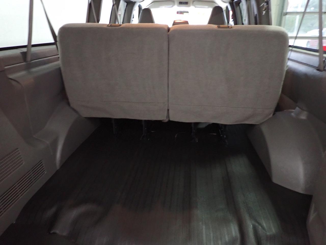 2025 Chevrolet Express Passenger LS RWD 3500 12 PASS Photo
