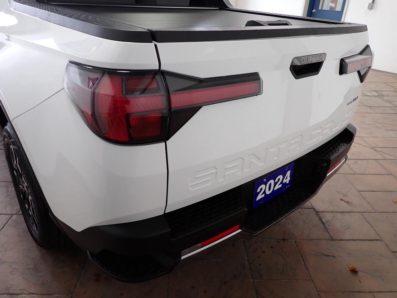 2024 Hyundai Santa Cruz Preferred AWD NAVI 4DR Photo3