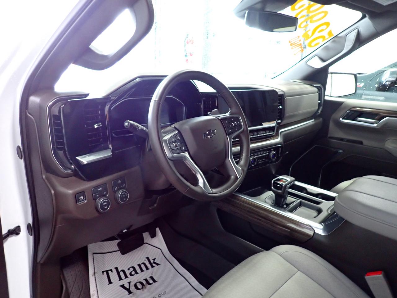 2025 Chevrolet Silverado 1500 RST 4WD CREW CAB NAVI *DIESEL* 5'8 BOX Photo