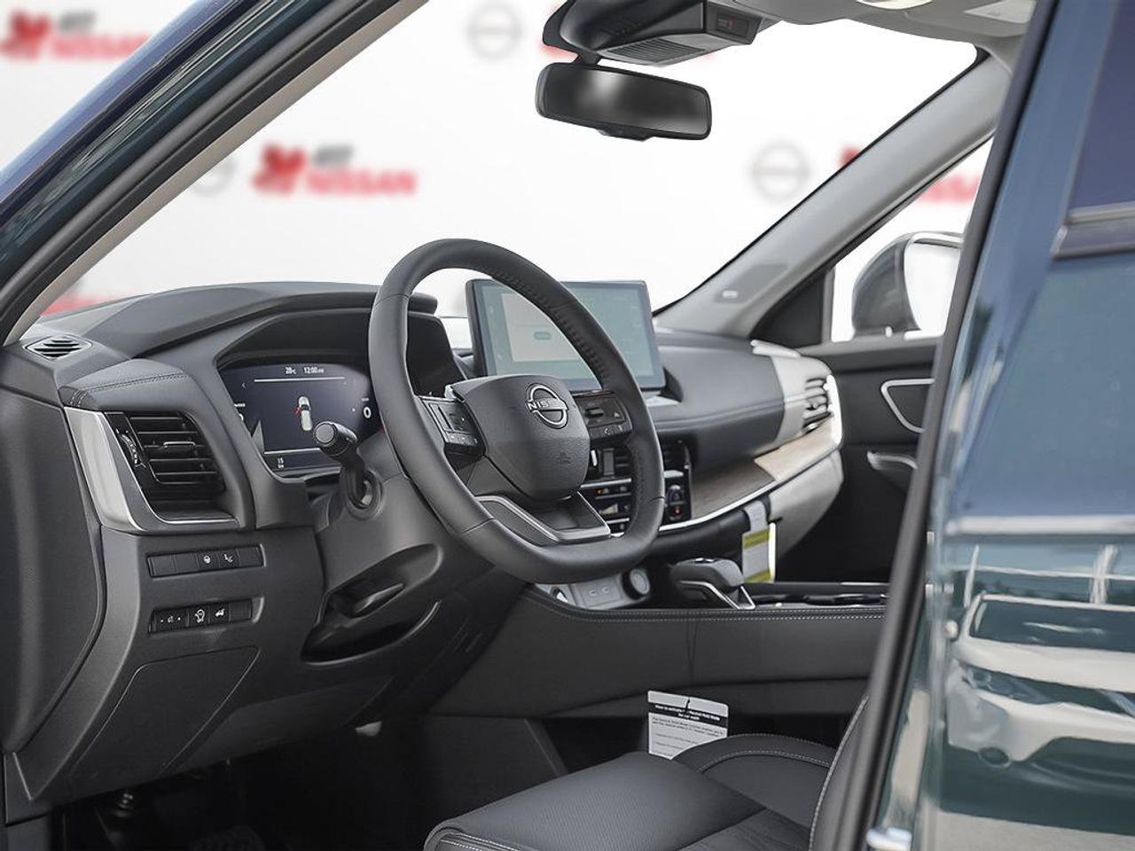 2026 Nissan Rogue Platinum Photo