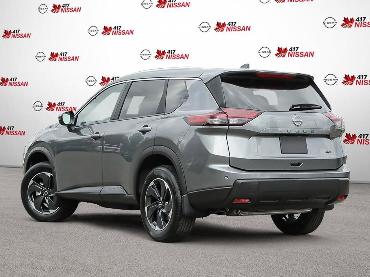 2026 Nissan Rogue SV MOONROOF Photo3