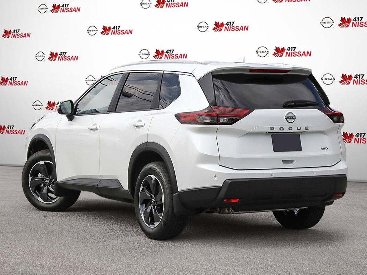 2026 Nissan Rogue SV MOONROOF Photo3