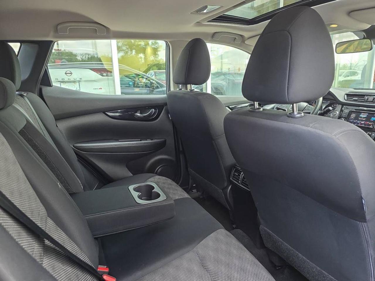 2023 Nissan Qashqai SV AWD | Heated Seats | Apple Car Play | Camera | Photo