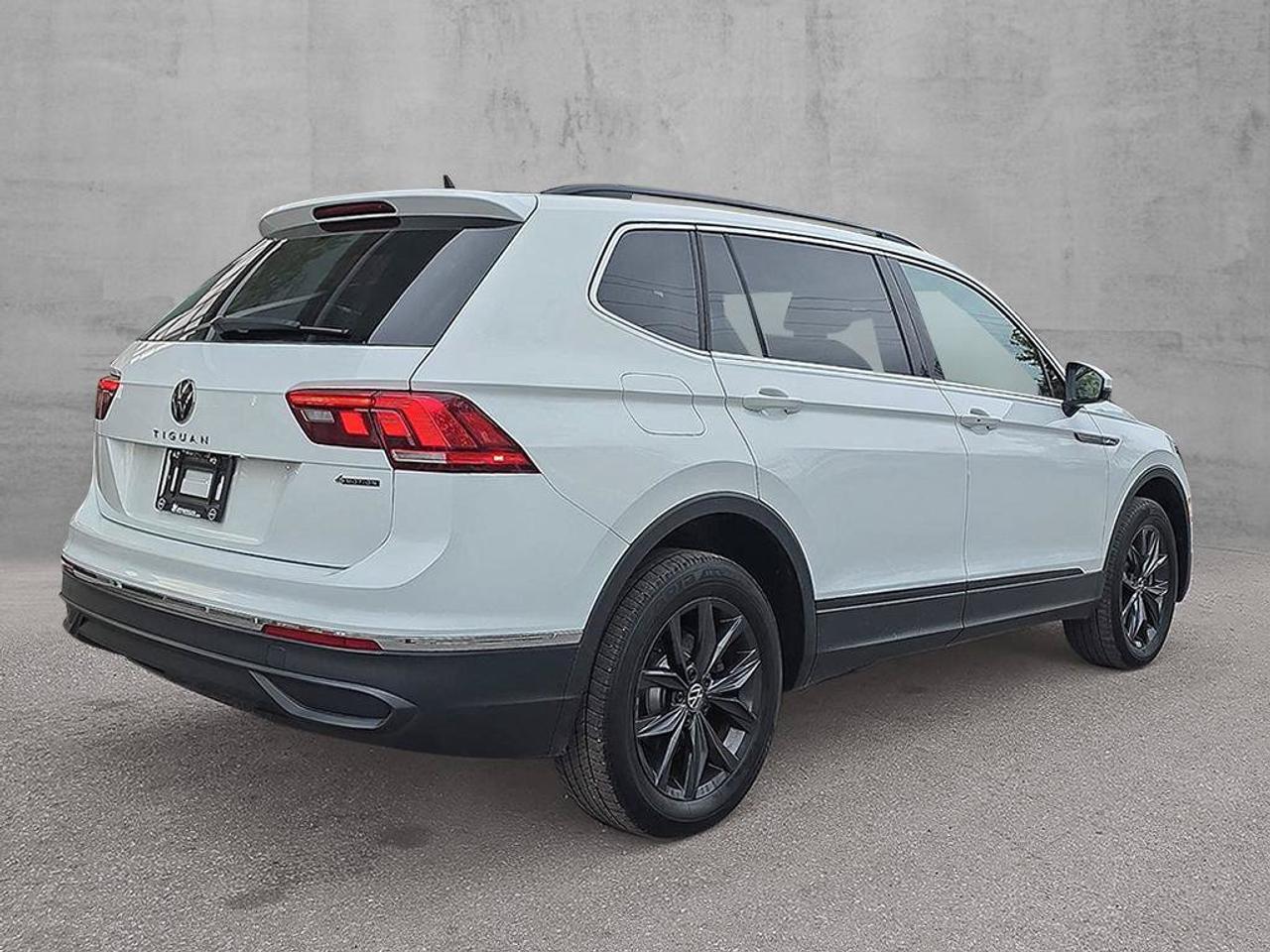 2024 Volkswagen Tiguan Comfortline 4MOTION | Apple Car Play | Android Auto | Heated Seats | Photo3