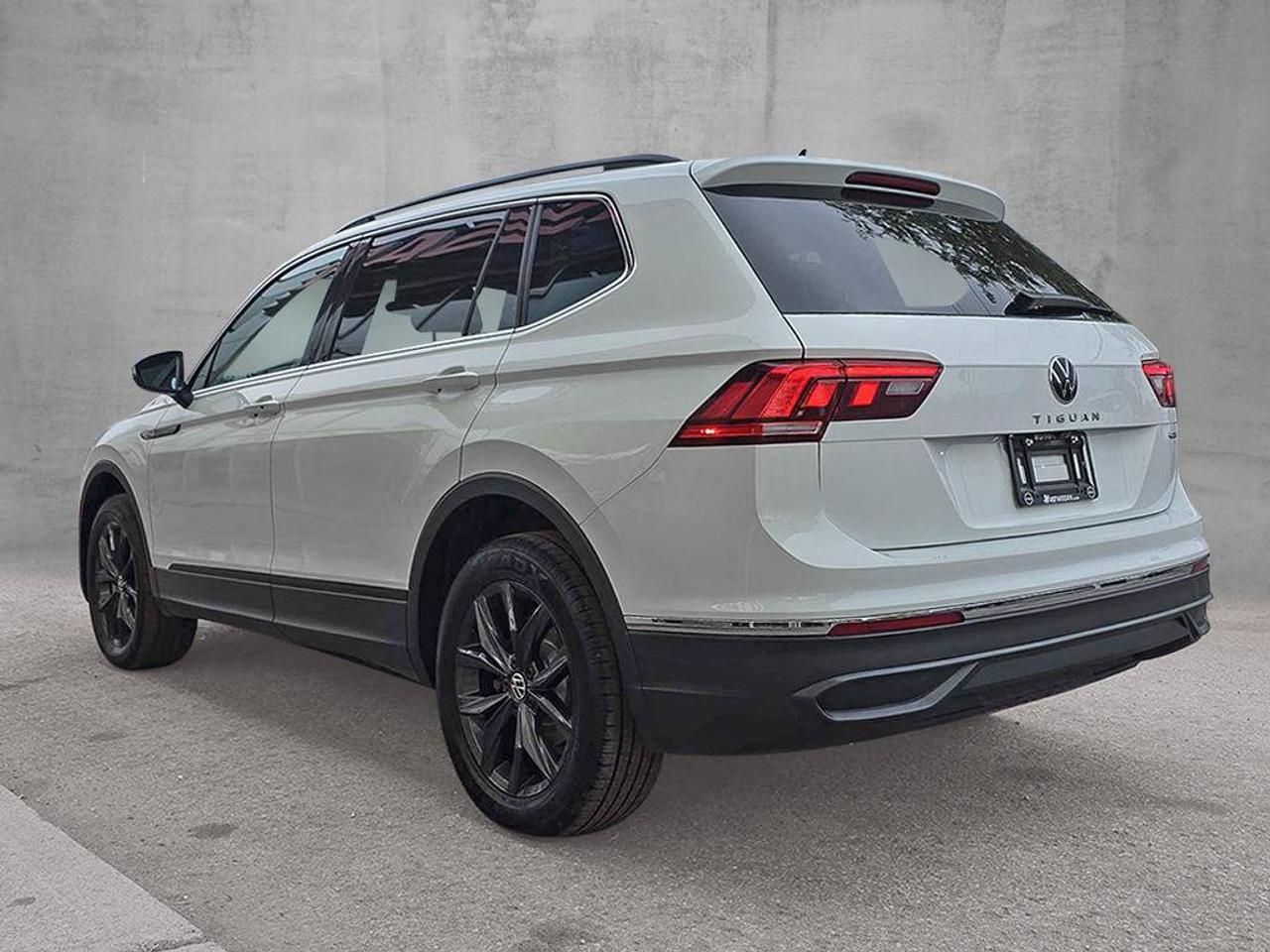 2024 Volkswagen Tiguan Comfortline 4MOTION | Apple Car Play | Android Auto | Heated Seats | Photo1