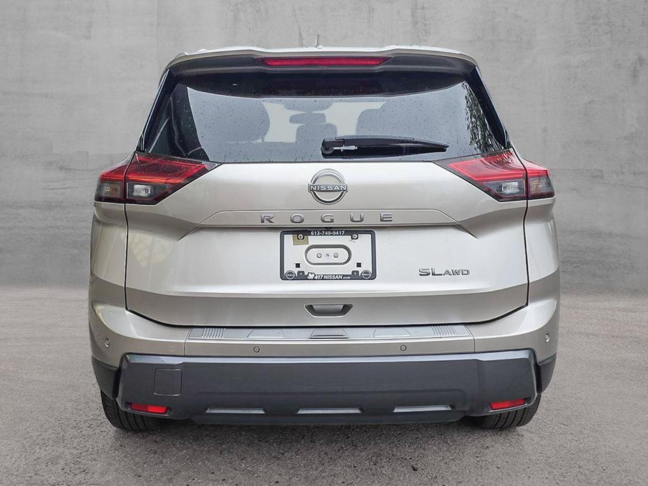 2024 Nissan Rogue SL Photo2