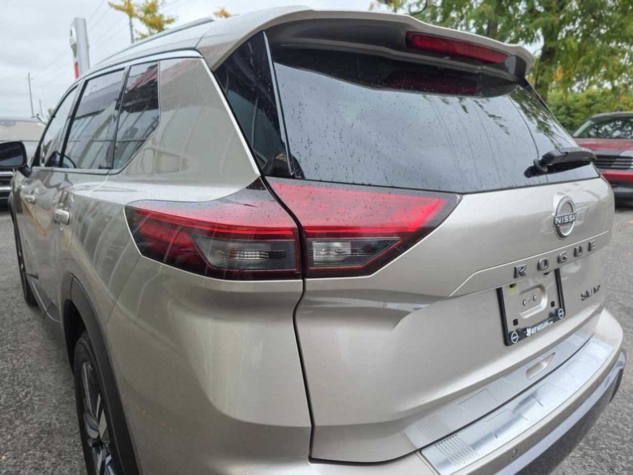 2024 Nissan Rogue SL Photo