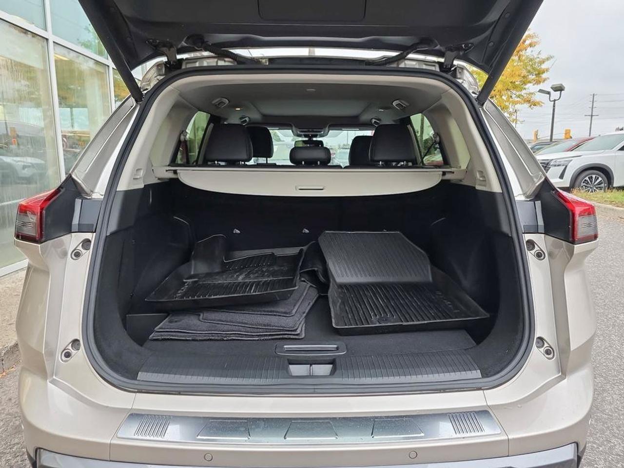2024 Nissan Rogue SL Photo