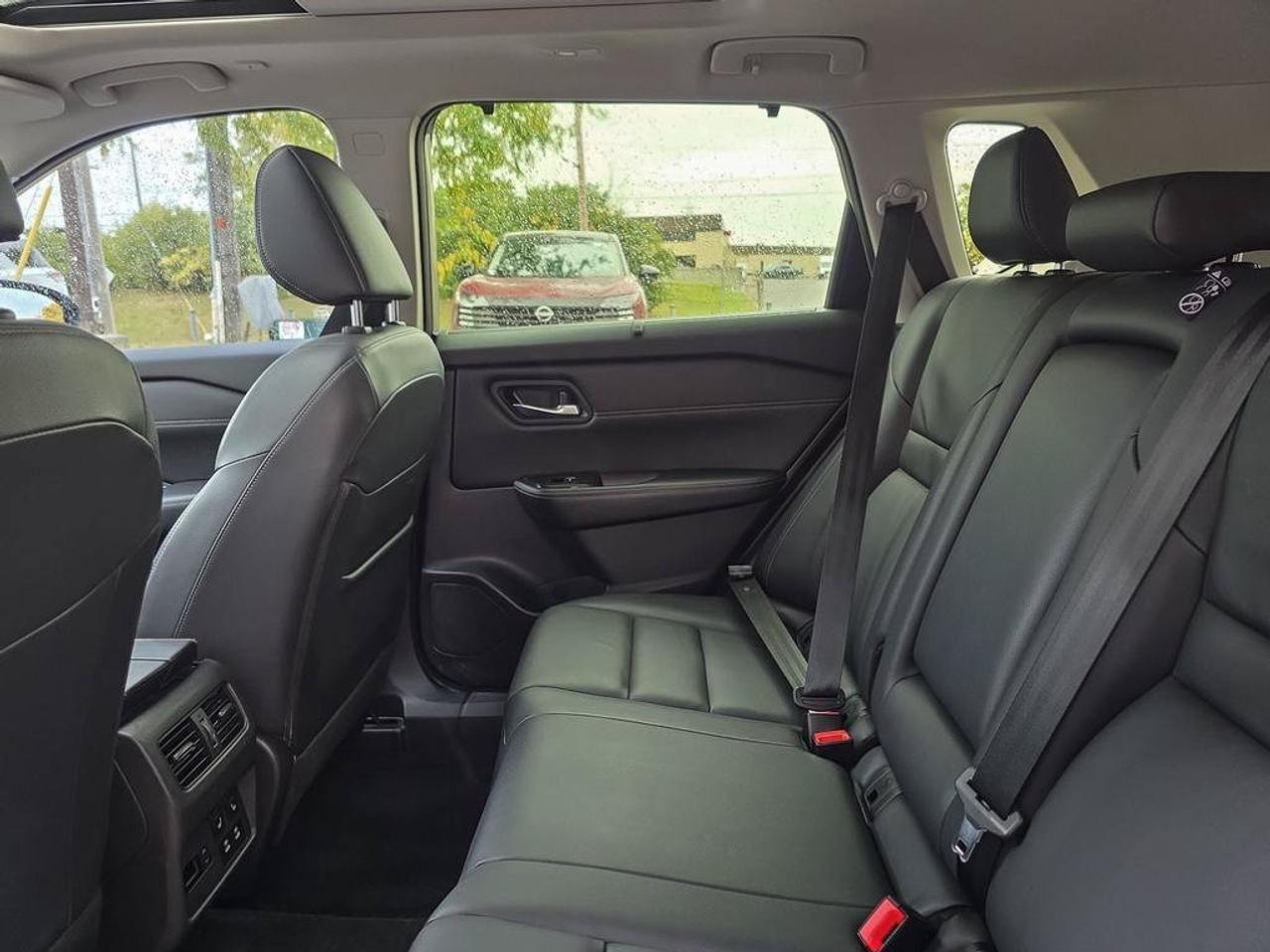 2024 Nissan Rogue SL Photo