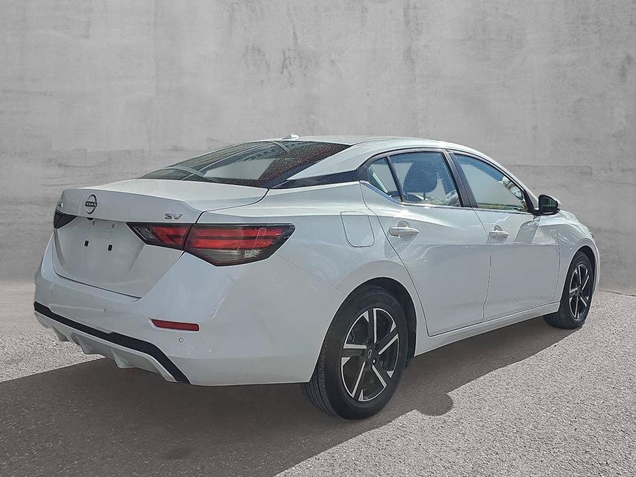 2024 Nissan Sentra SV Photo3
